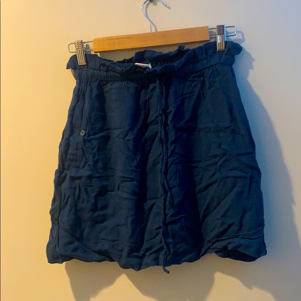 Paper bag waist mini skirt with pockets